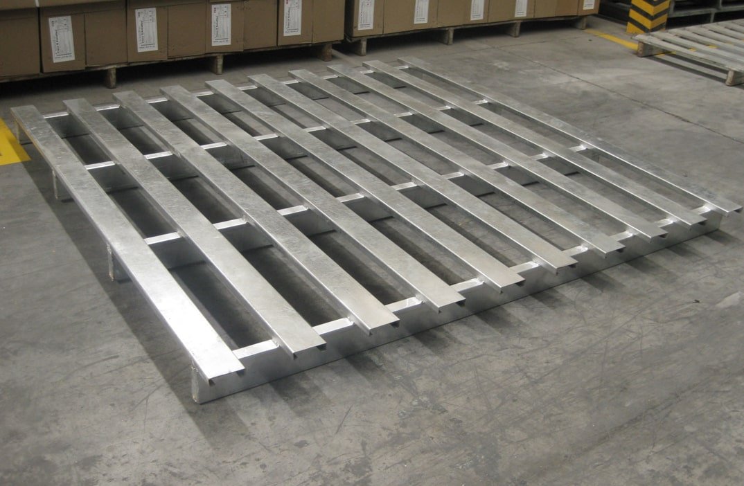 Metal Base Pallets Deck Top